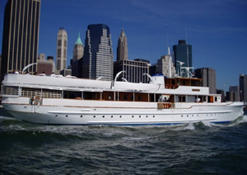 Justine Yacht sailing in the Hudson River